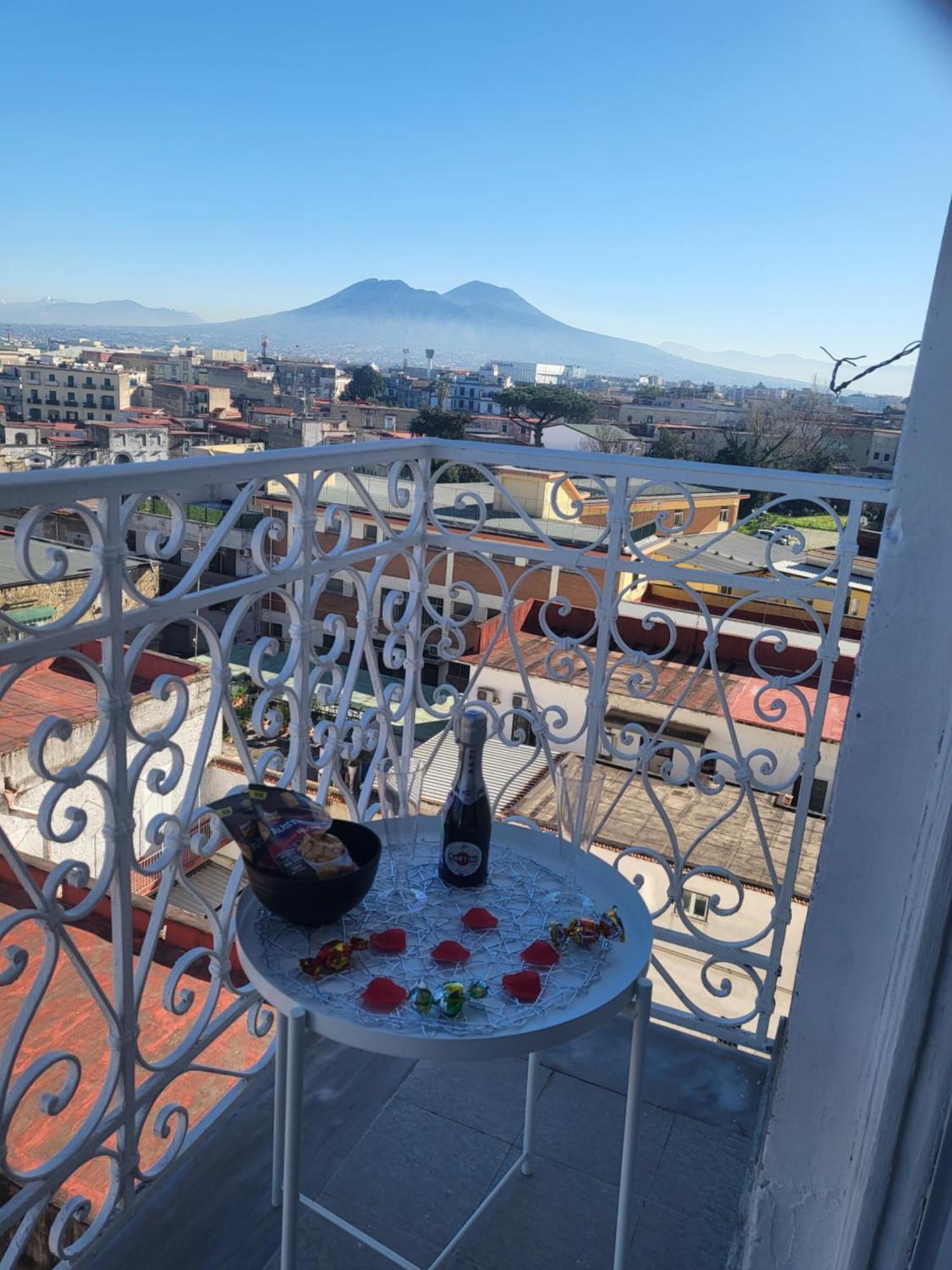 Live Naples Hotel Екстериор снимка